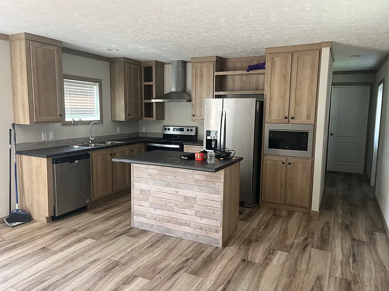 611 Denver Ave #61 — Photo 1