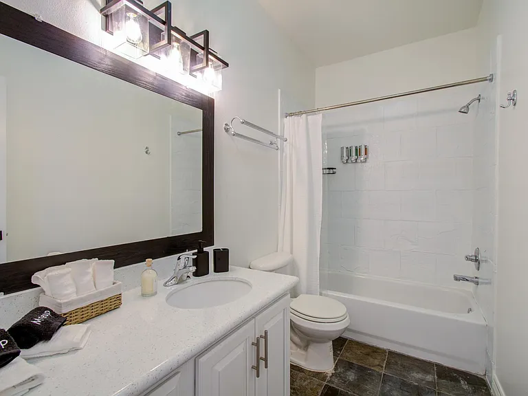 3010 Chenevert St — Photo 26