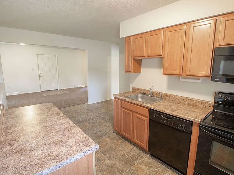 210 Wheaton Ct — Photo 10