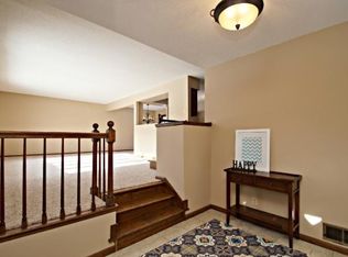 9701 Utica Cir, Bloomington, MN 55437