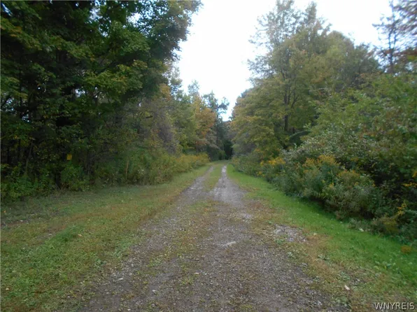 3381 Neamon Dr #21, Delevan, NY 14042