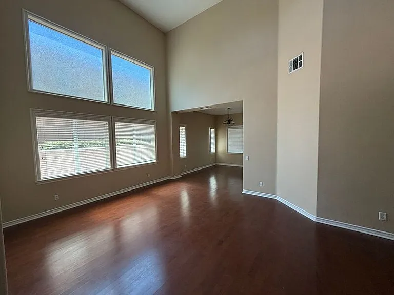46263 Drymen Ave — Photo 3