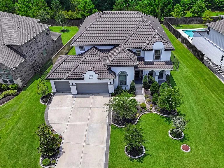 27 Floral Vista Dr — Photo 2