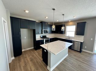 1850 Aztec Ave, Shakopee, MN 55379