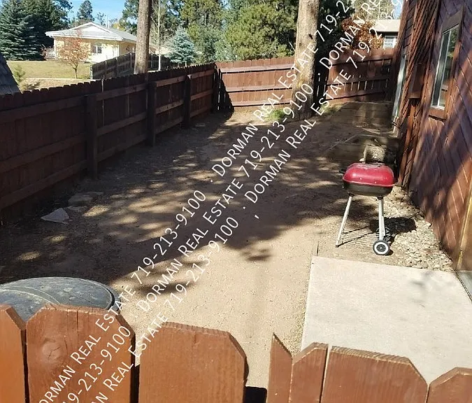 209 E Lake Ave — Photo 2