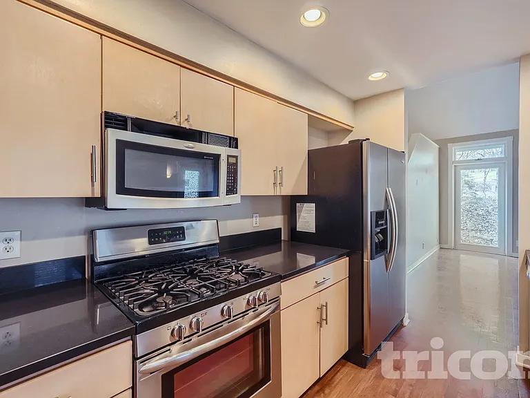 5 Oak Shore Dr — Photo 5