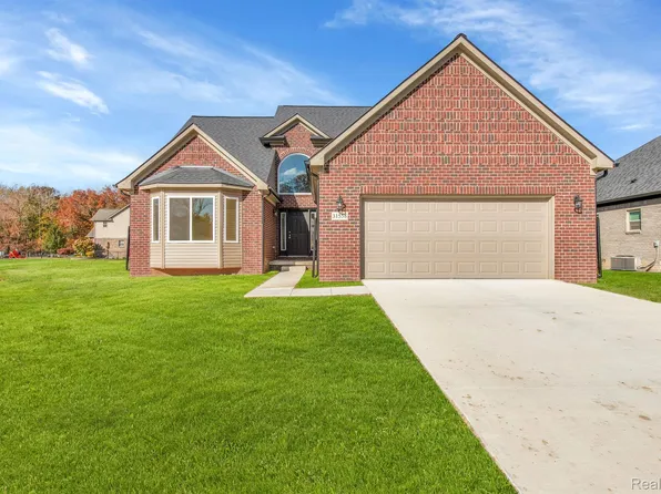 31558 Glen View Ln, Flat Rock, MI 48134