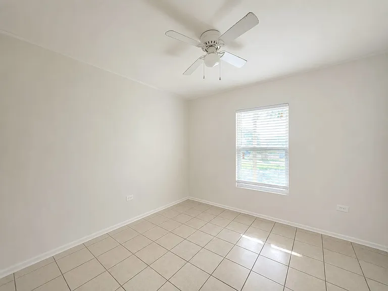 1811 Perkins Ave #7 — Photo 6