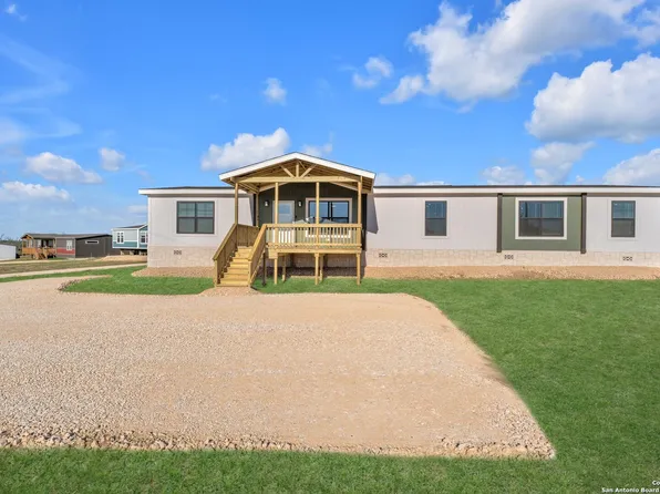 379 Mahan Rd, Somerset, TX 78069