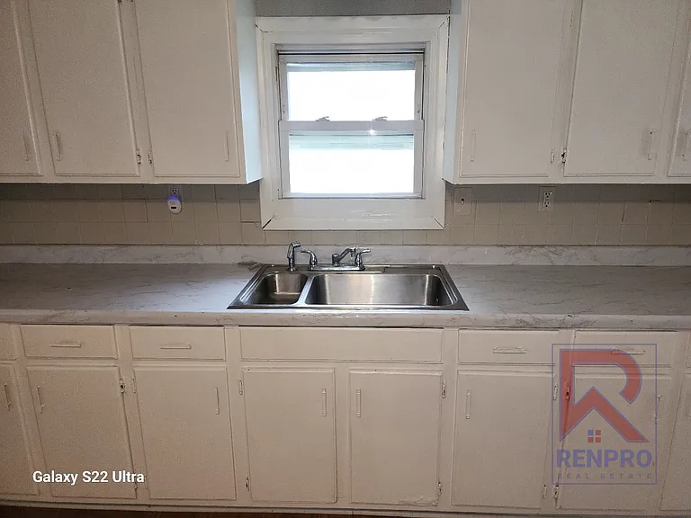 308 1st St #2 — Photo 5