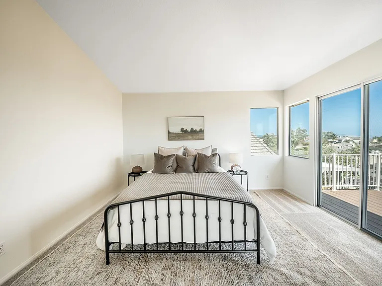 2283 Rock View Gln — Photo 30