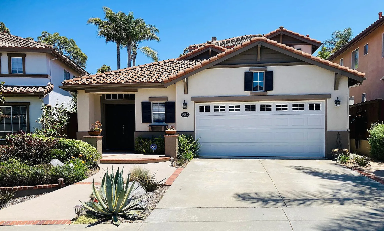 1589 Turquoise Dr — Photo 1