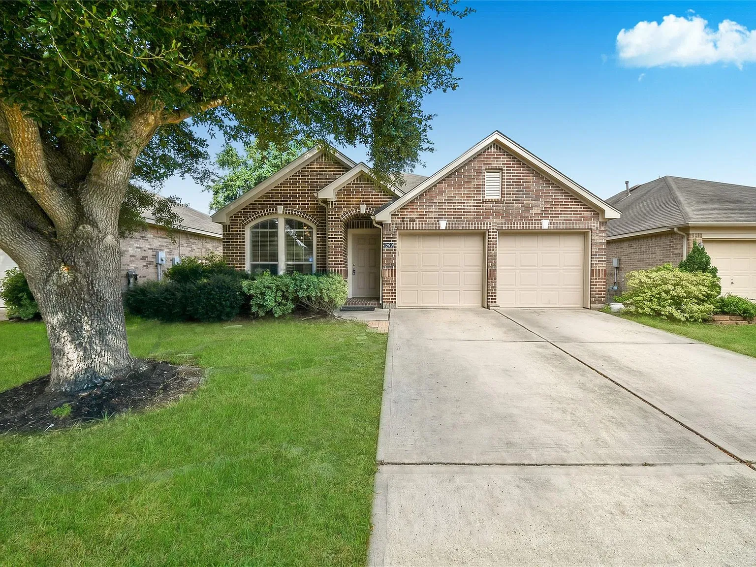 4 bed, 2.0 bath, 2167 sqft, $2,400 — Photo 4