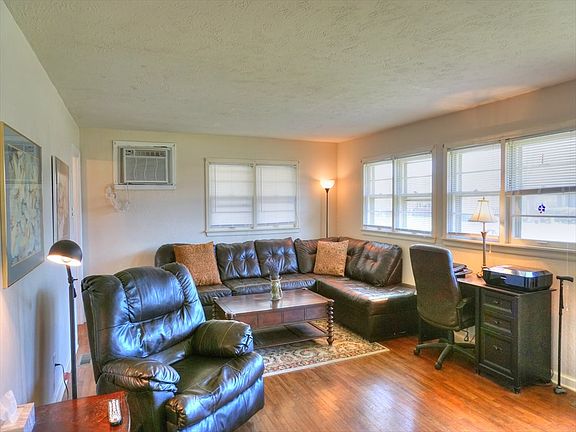5th image of 1654 Ryan Ave