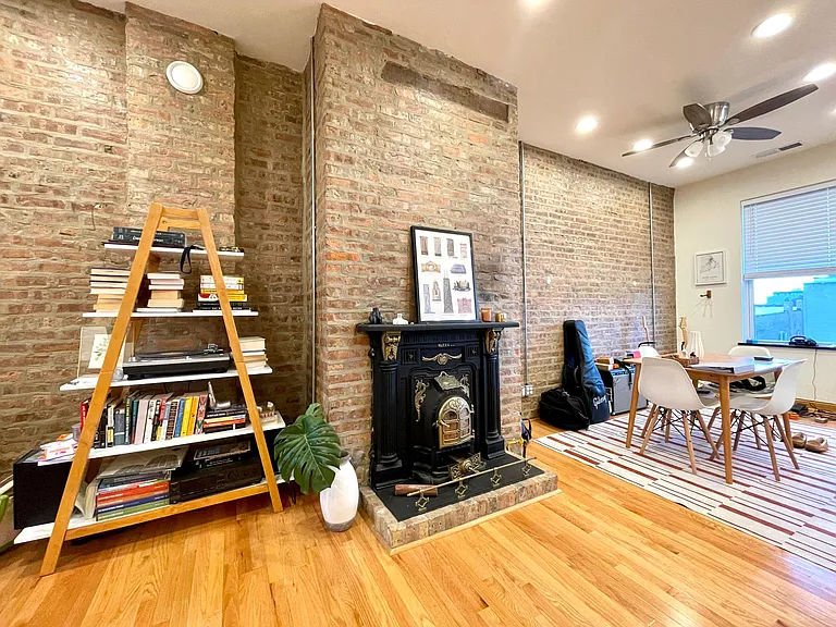 2336 W Augusta Blvd #3R — Photo 6