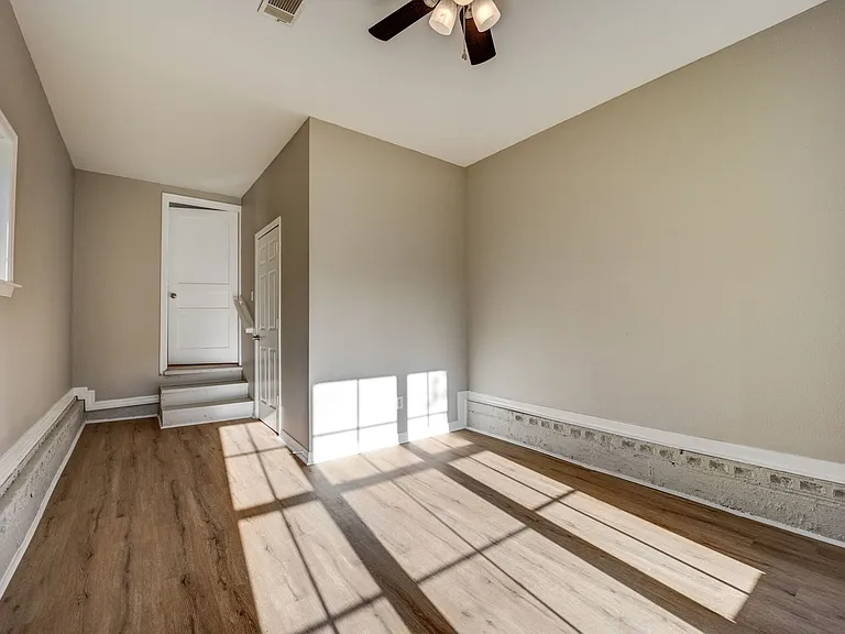 516 N 35th St — Photo 14