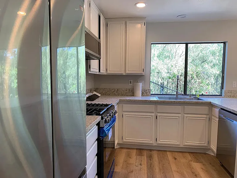 10725 Wallingford Rd — Photo 13