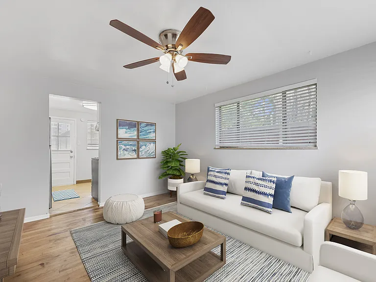 1213 Vance St — Photo 3