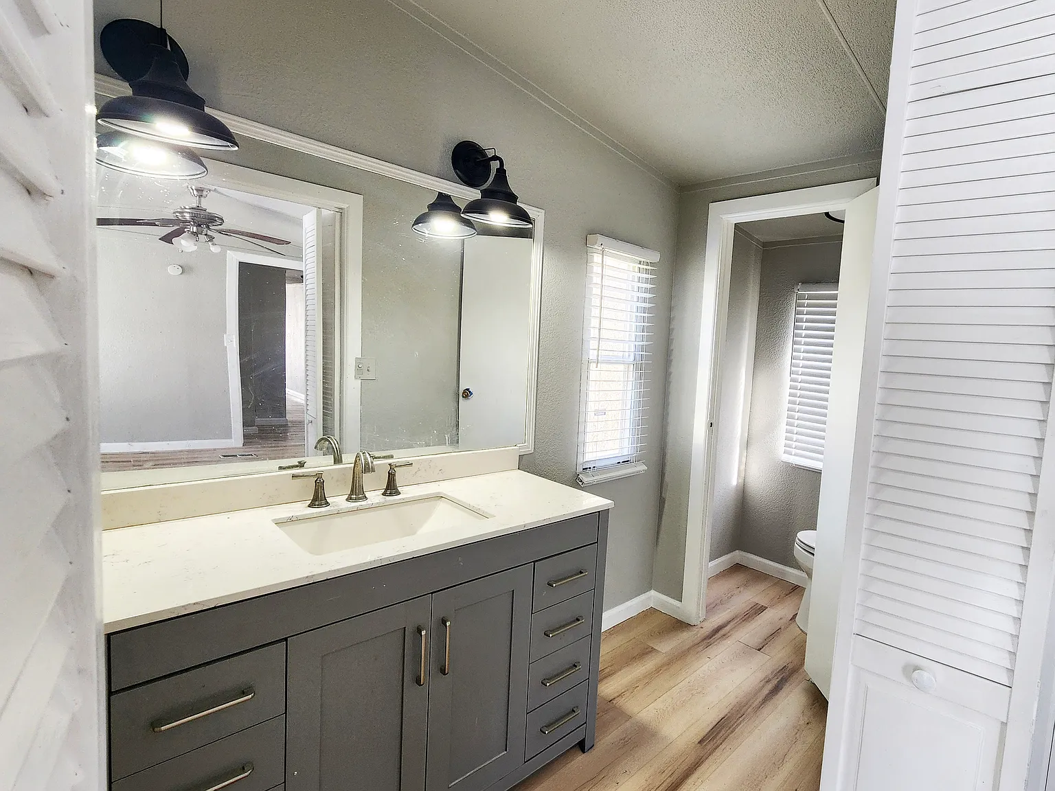2 bed, 960 sqft, $1,600 — Photo 3