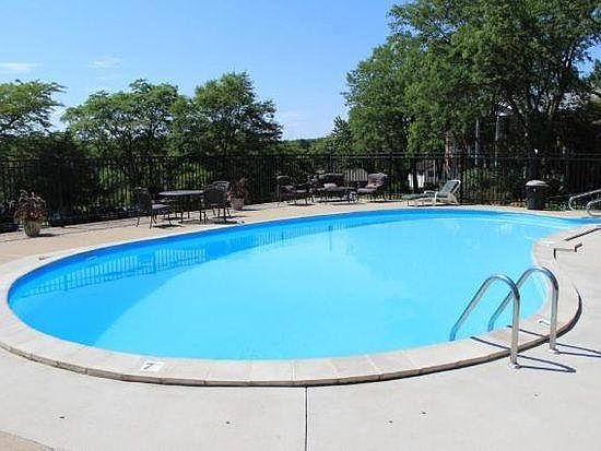 2nd image of 245 Country Club Dr APT 2A