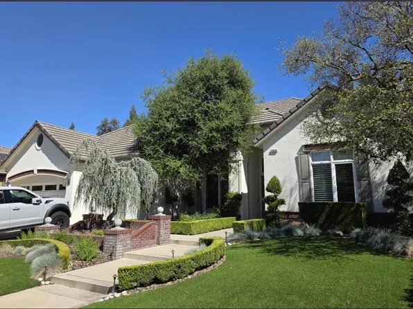 10538 N Shinnecock Dr, Fresno, CA 93730
