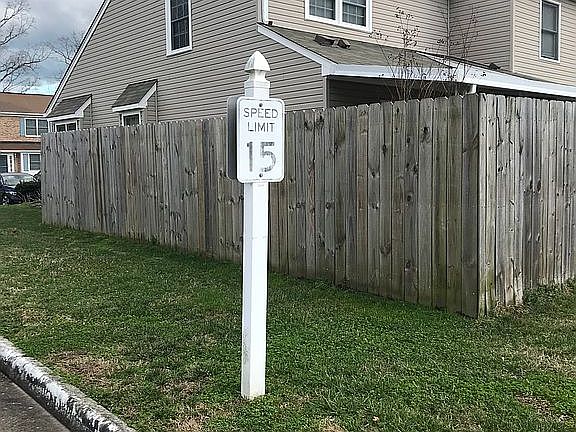3rd image of 200 Crestwood Ct