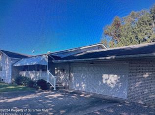 231 Seaman Ln, Old Forge, PA 18518