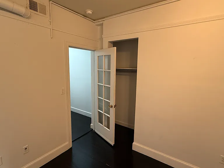 677 Oak St #8 — Photo 6