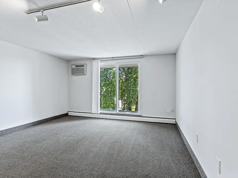 1414 S 3rd St — Photo 41