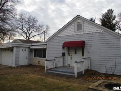 1227 S 4th St, Pekin, IL, 61554