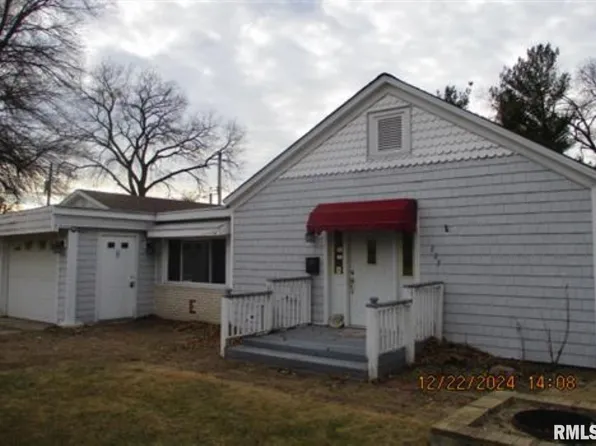 1227 S 4th St, Pekin, IL 61554
