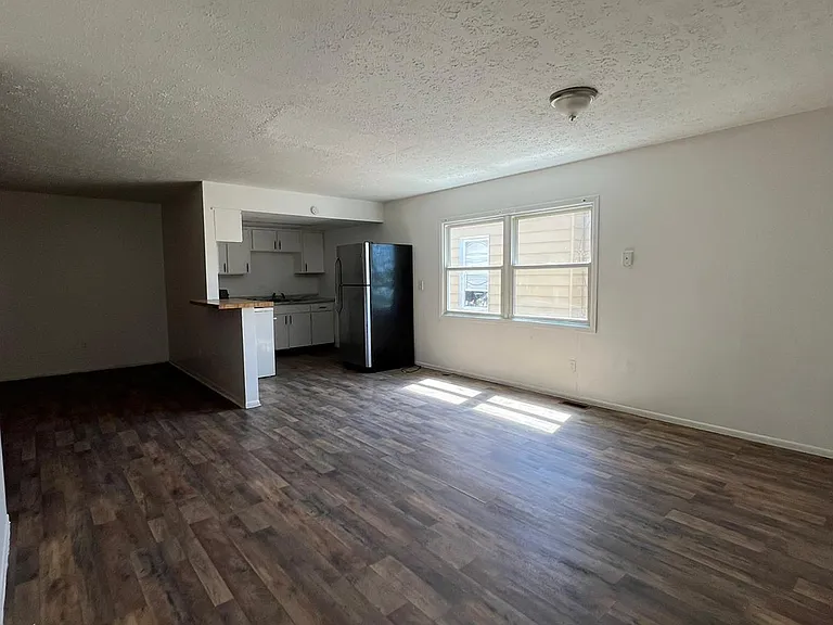 6011 Vine St #2 — Photo 12