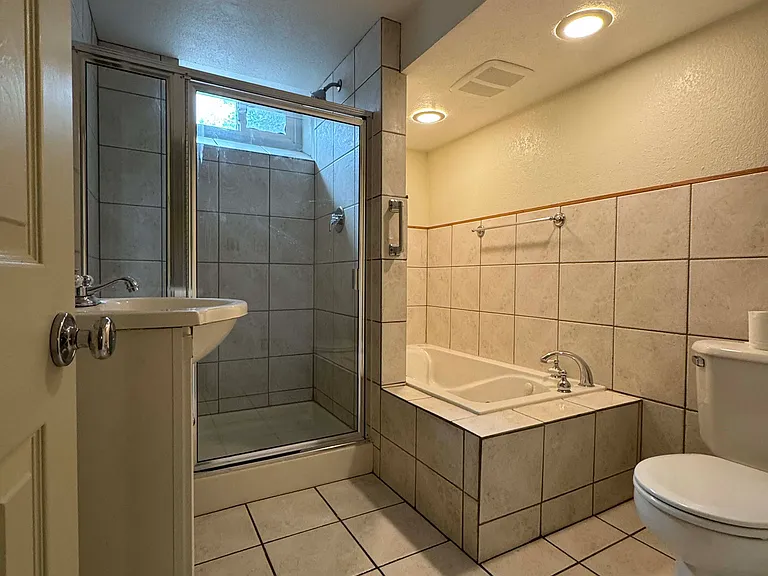 660 S Alcott St — Photo 7