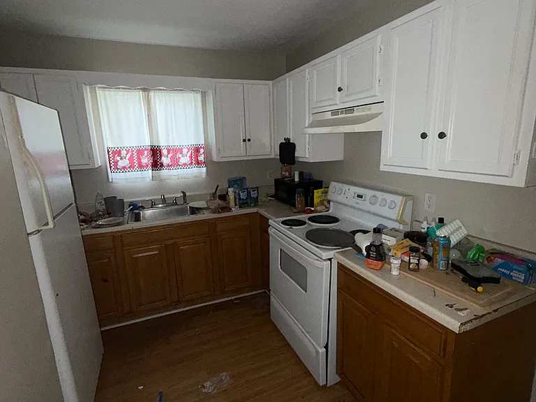 107 Peck St — Photo 7