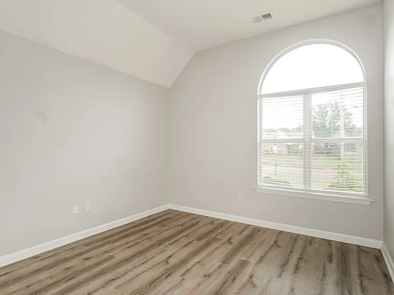 6181 Braybourne Main — Photo 14