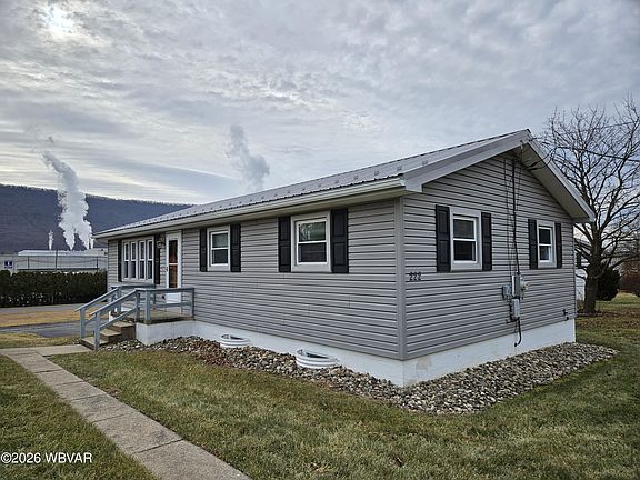 3rd image of 222 Green St