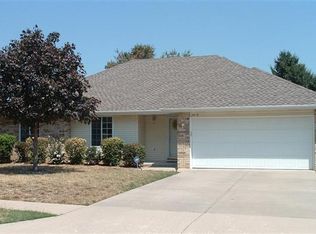 3419 W Primrose St, Springfield, MO 65807