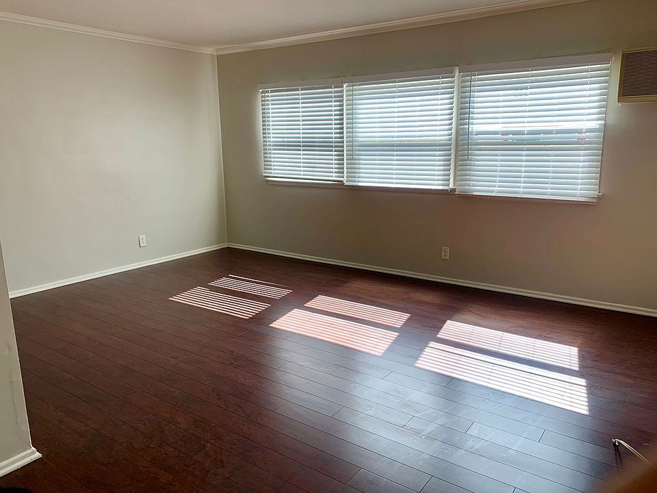 1st image of 1632 N Lake Ave #128-02