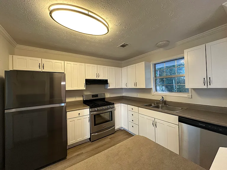 1801 Queen Anne Ct — Photo 6
