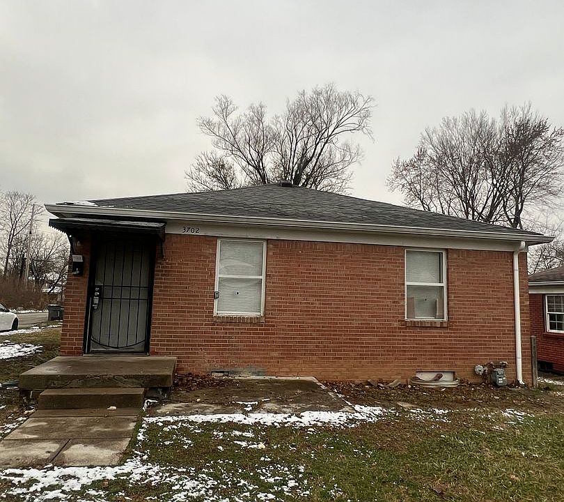 1st image of 3030 E 37th St #3702