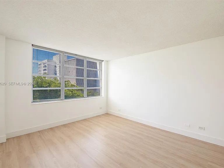 1001-91 Bay Hbr #511 — Photo 30