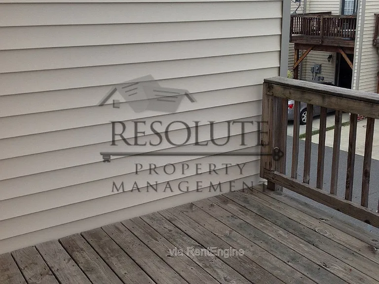 9804 Grettle Ct — Photo 12