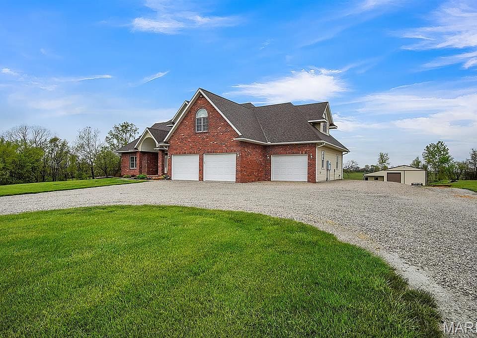 6125 Moro Rd, Moro, IL 62067 | Zillow
