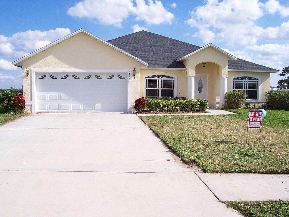 house only 1 minute from the Florida turnpike