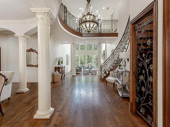 4th image of 6397 Shady Oaks Dr