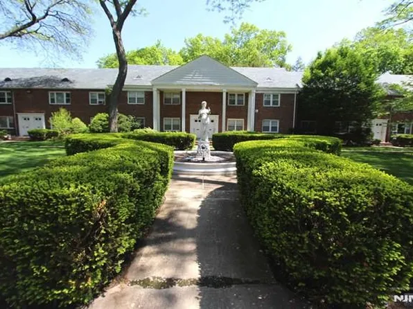 151 E Palisade Ave APT C2, Englewood, NJ 07631