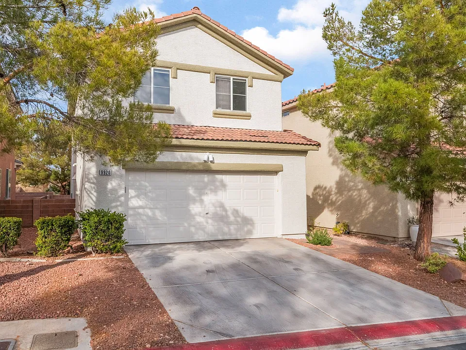 9920 Via Delores Ave