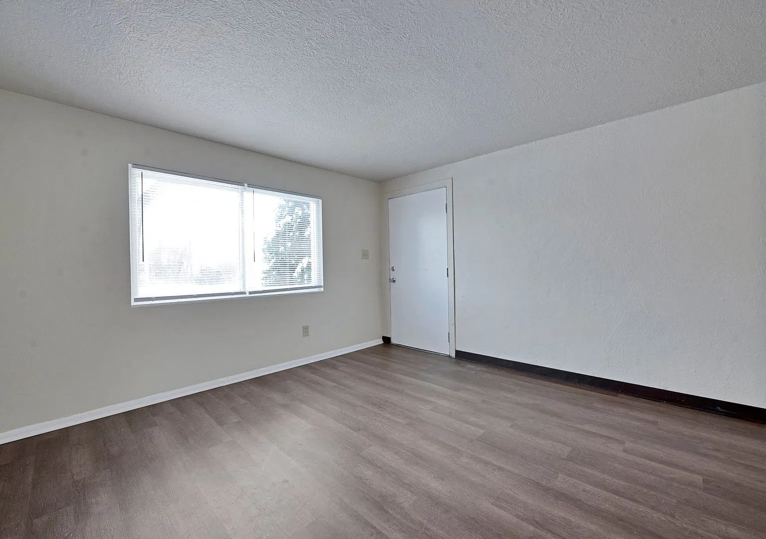3069 Markham Rd — Photo 4