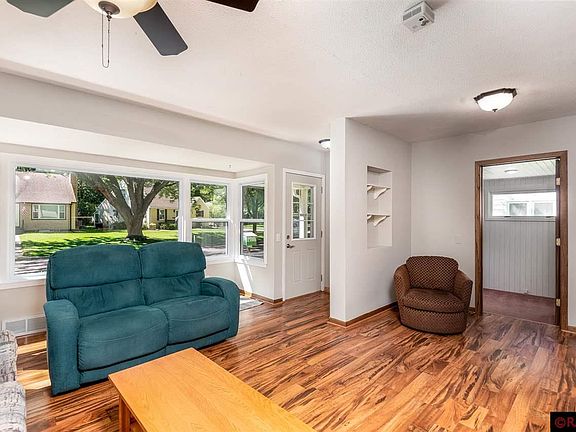 5th image of 24 Southview Dr
