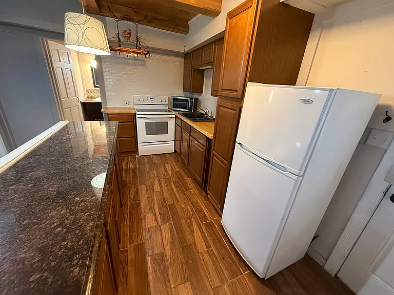 929 Franklin St #5 — Photo 8